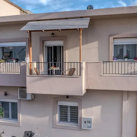 Satisfy Escape For 2-7 Pax Chersonissos